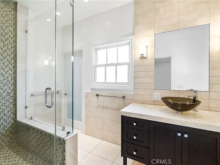 432 S Orange Dr — Photo 21