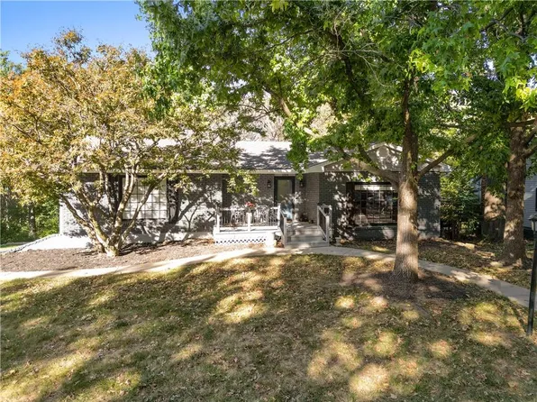 1004 Scott Dr, Liberty, MO 64068