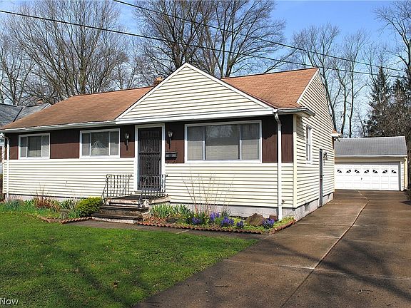 3rd image of 22990 Virginia Ave