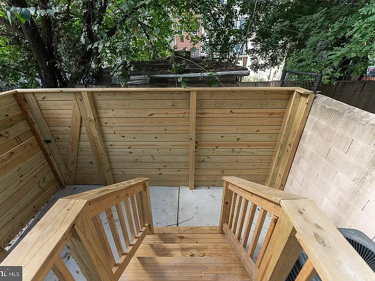 2127 N Randolph St — Photo 20