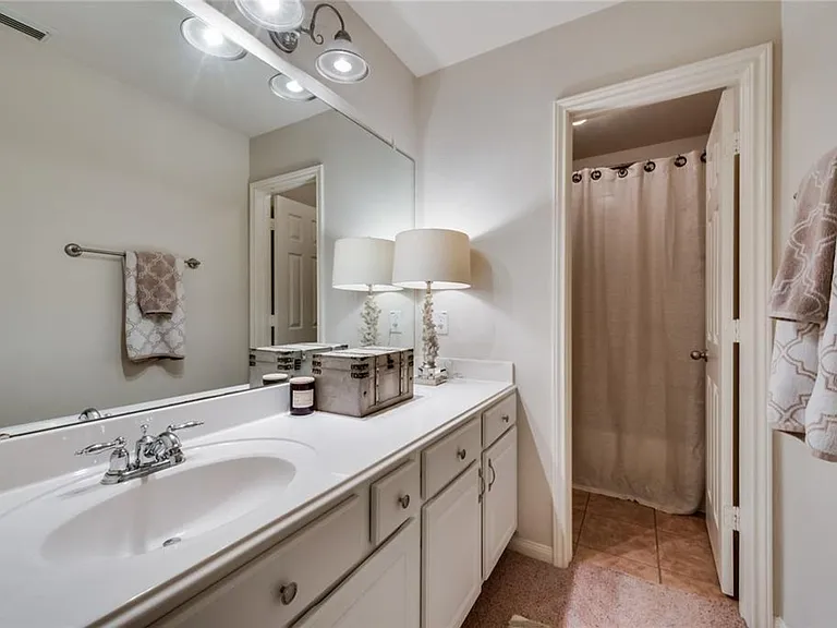 7018 Paradise Park Bnd — Photo 15