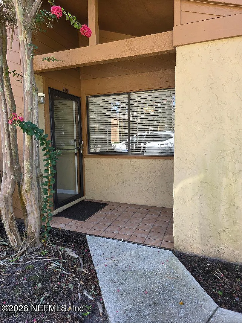 3 bed, 2.0 bath, 1150 sqft, $1,800 — Photo 1