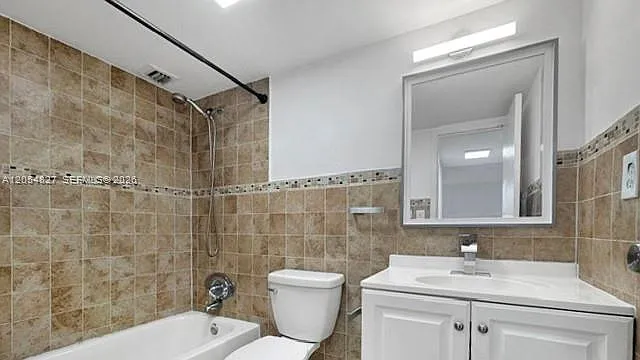 200 172nd St #406 — Photo 9