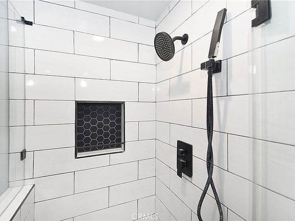 5th image of 5493 Peacock Ln