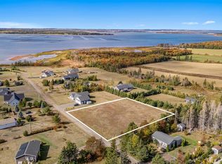 Pine St, Charlotte Parish, PE C1E2W1