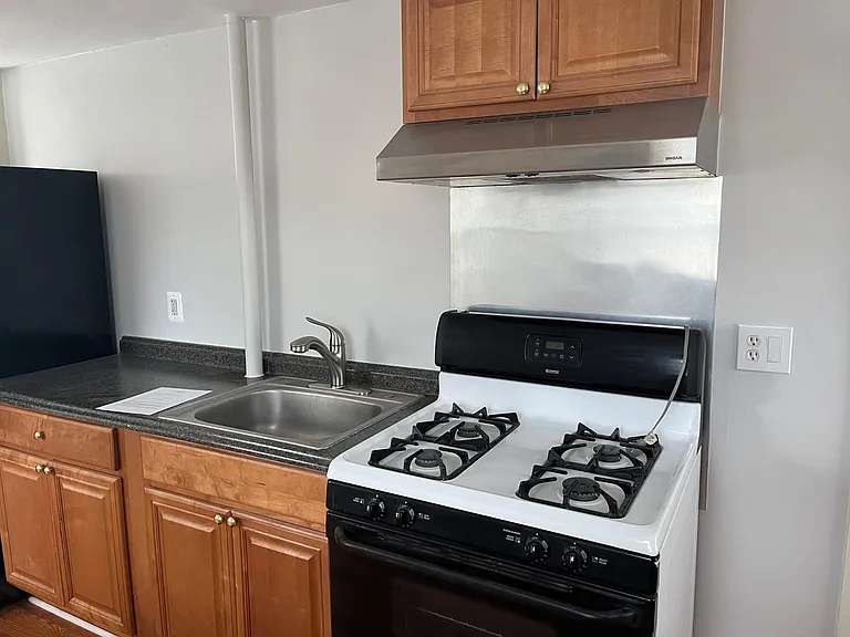 124 Horner St #3 — Photo 7