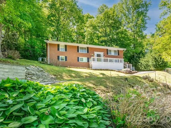 192 Long John Dr, Hendersonville, NC 28791