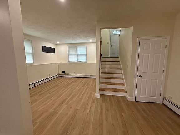 3rd image of 42 John St