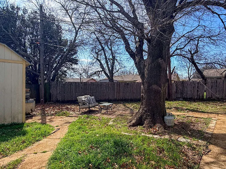 604 Mesquite Ave — Photo 20