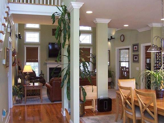 5th image of 8785 Laurel Grove Ln