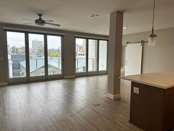 4th image of 551 W Date St #712