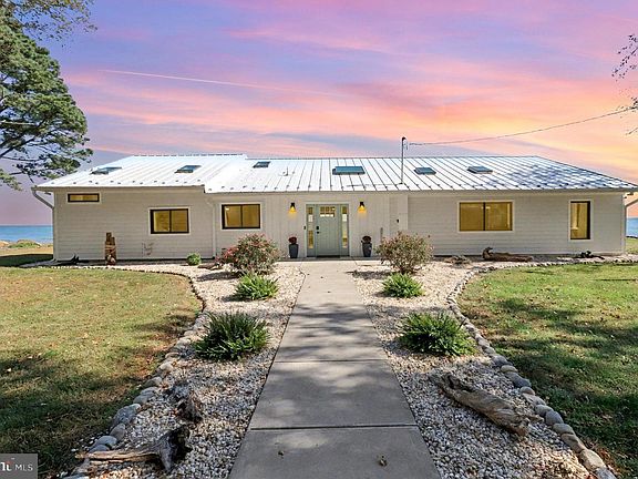 4th image of 160 Shipwatch Ln