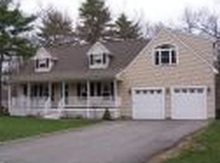 158 Bluejay Ln, East Taunton, MA 02718
