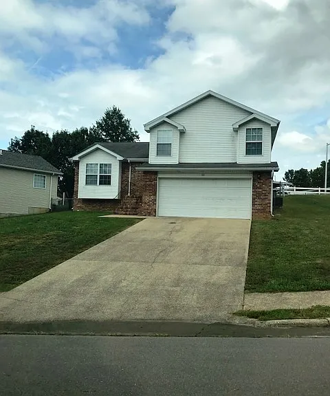 101 Hickory Valley Dr — Photo 1
