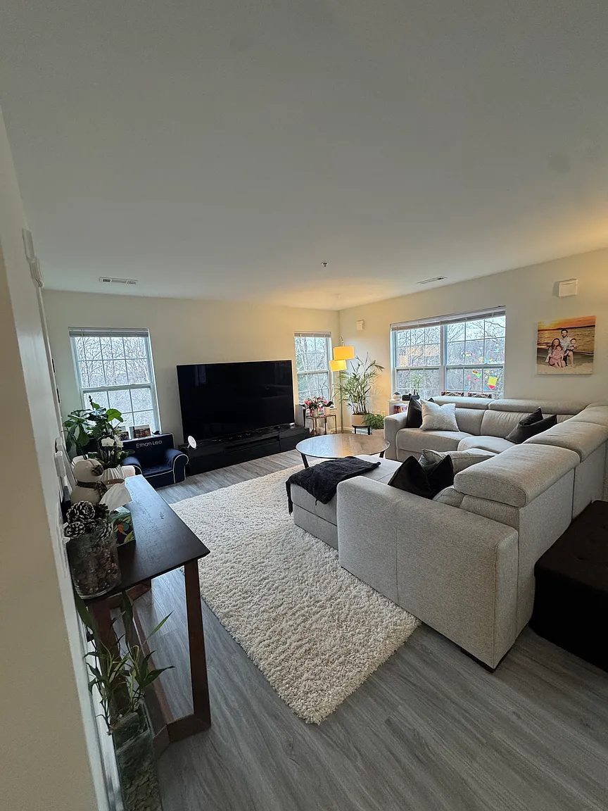 33202 Town Green Dr photo 1