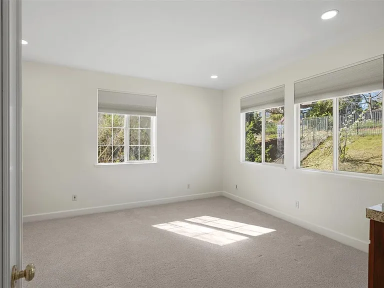 2100 Lamego Way — Photo 18