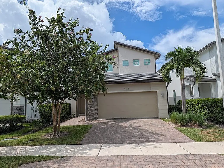 4315 Sylvester Palm Dr — Photo 28