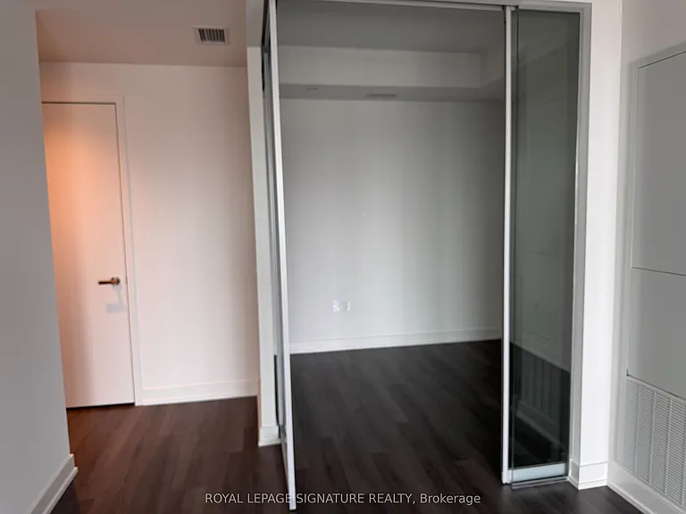 448 Burnhamthorpe Rd W #4601 — Photo 8