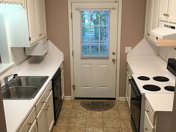 4th image of 2122 Heatherstone Ln