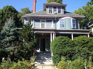 33 Abbottsford Rd, Brookline, MA 02446