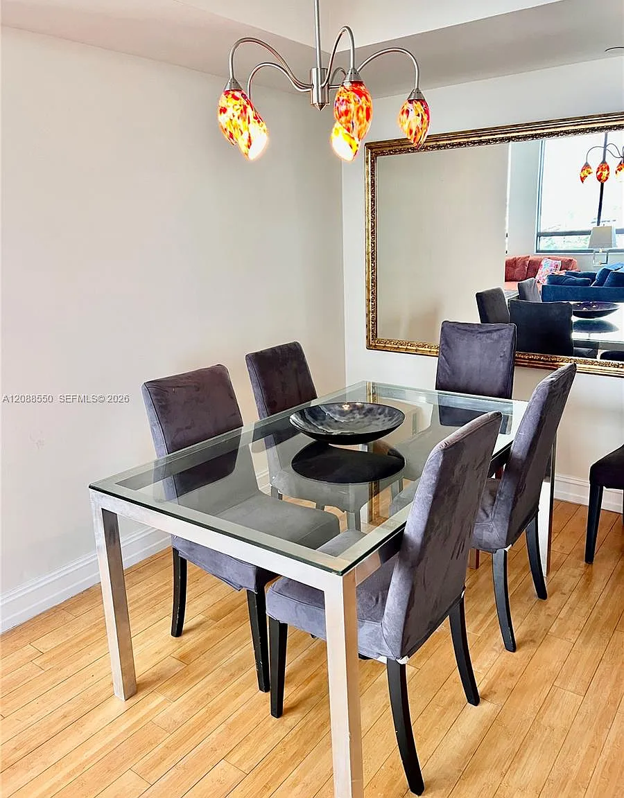 1330 West Ave — Photo 3