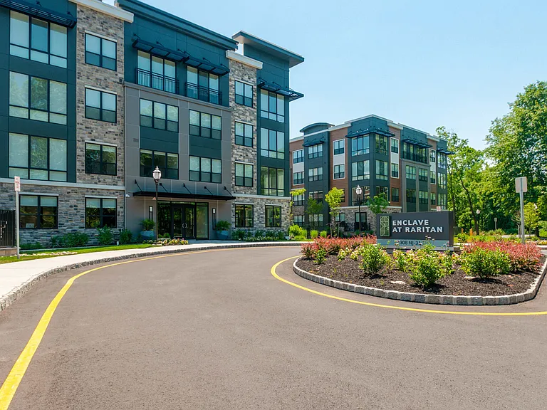 Enclave at Raritan — Photo 31