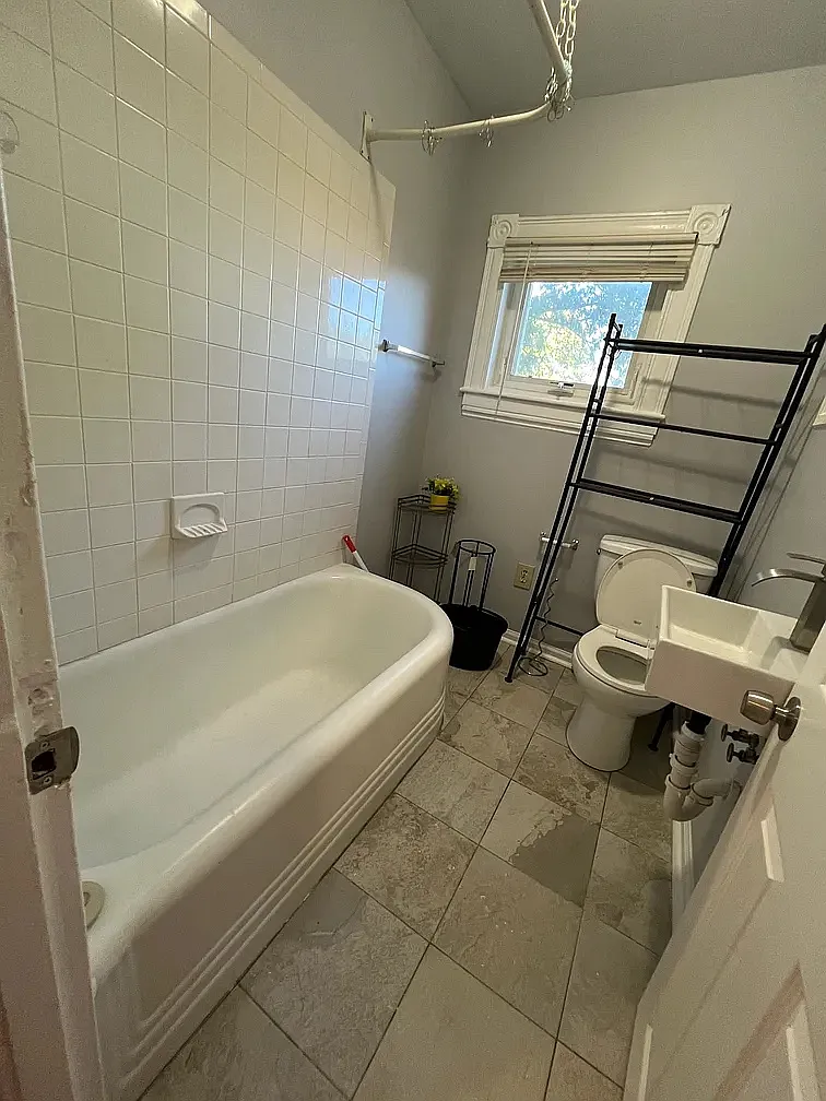 4213 Old Frederick Rd — Photo 4