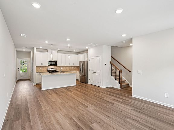 The Jewel floorplan with the Elemental White interior package.