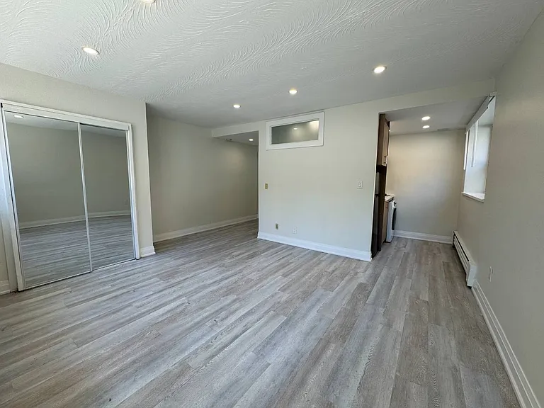 140 Springhurst Ave #U4 — Photo 2