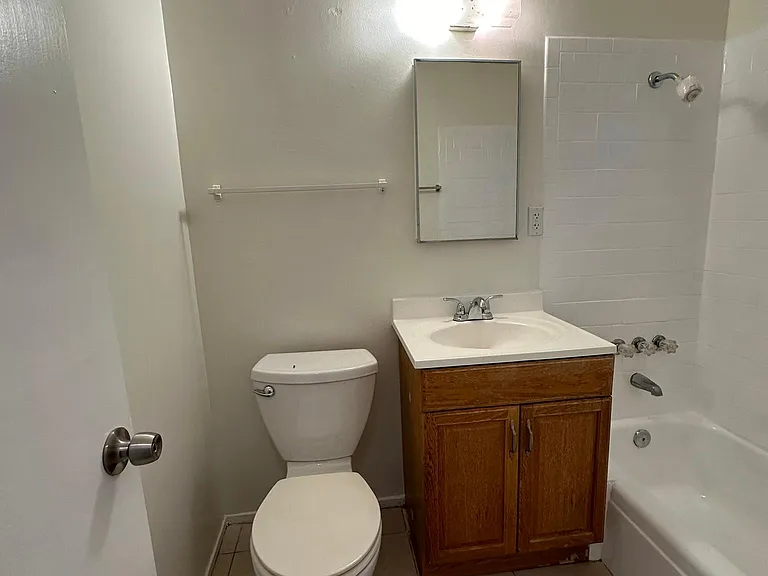 61 S Vinedo Ave #6 — Photo 11