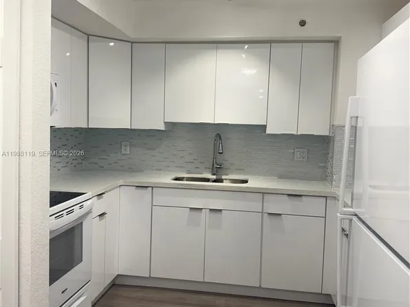 2120 W Flagler St APT 203, Miami, FL 33135