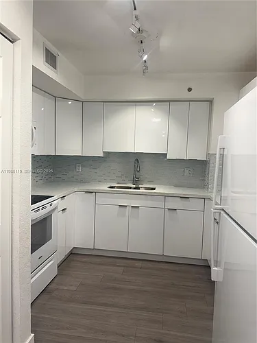 2120 W Flagler St #203 Photo 1