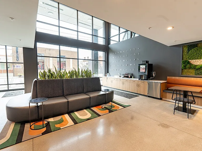 4th & 5th Main Lobby