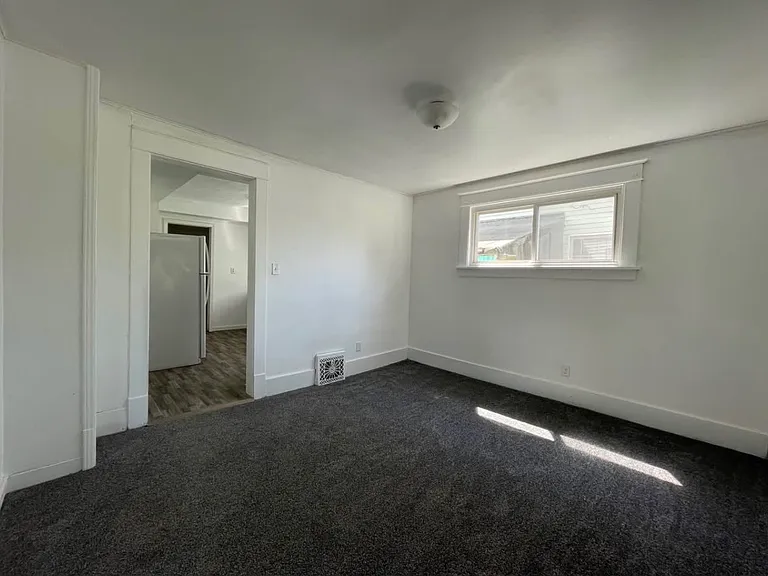 420 Haney Ave — Photo 4