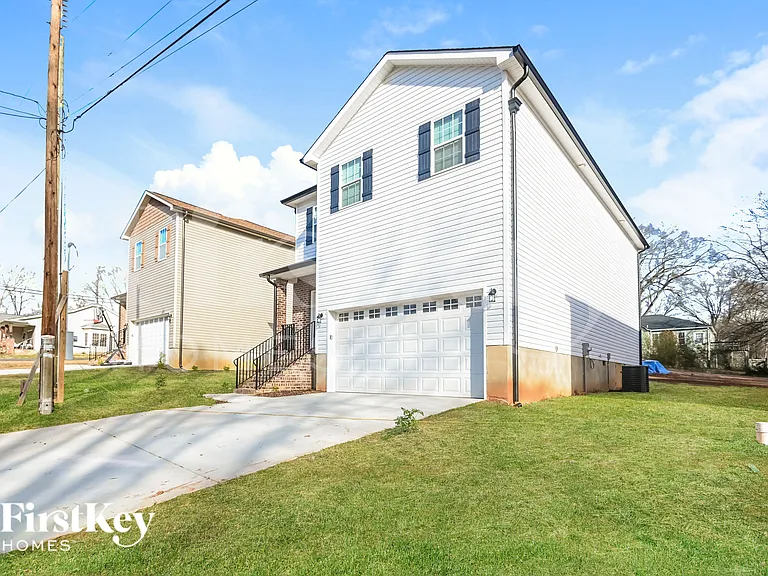 1250 Pless St NW — Photo 2
