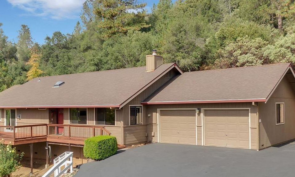 1st image of 583 Apple Blossom Dr