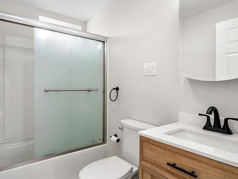 511 Geneva Ave #2 — Photo 15