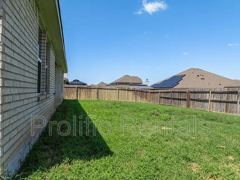 6117 Verde Dr — Photo 34