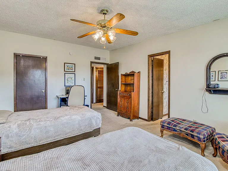 6828 Can Cun Ln — Photo 18
