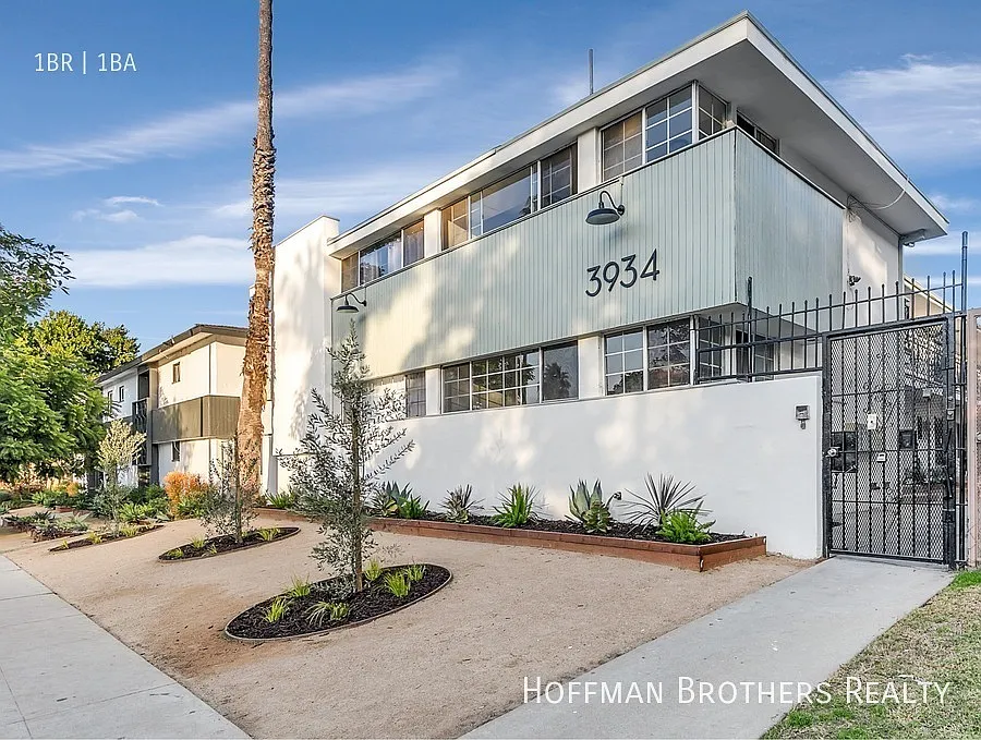 3934 Gibraltar Ave Los Angeles, CA 90008 — Photo 3