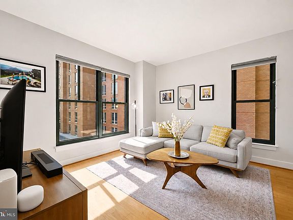 2nd image of 910 M St NW APT 403