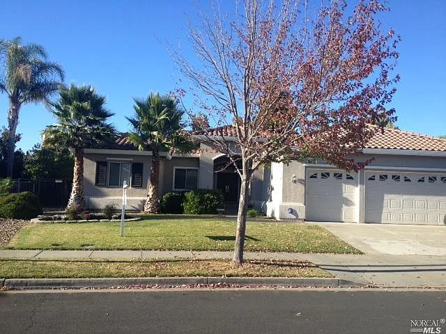 676 Renaissance Ave photo 1