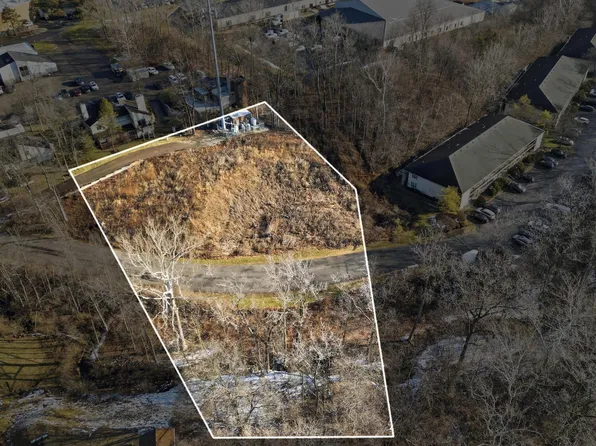 2750 Lauffer Ravines Dr, Columbus, OH 43231