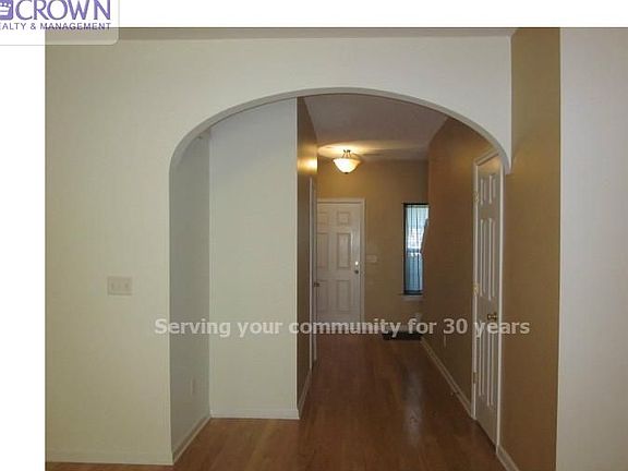 3rd image of 3852 Pleasant Oaks Dr