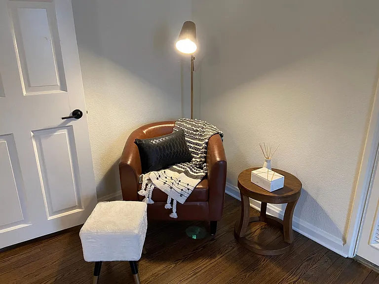 Seating area in master