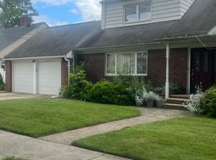 15 N Stoughton St FLOOR 2, Bergenfield, NJ 07621