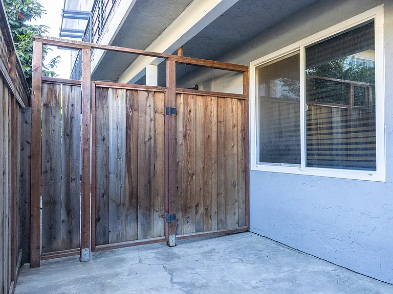 Side yard outside primary bedroom
