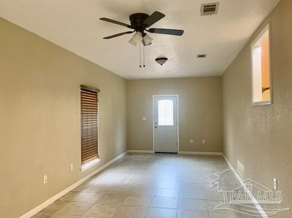 6171 Young Ln, Milton, FL 32570