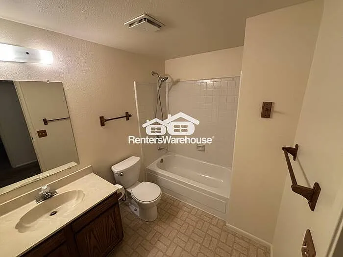 2126 N Villas Ln — Photo 10
