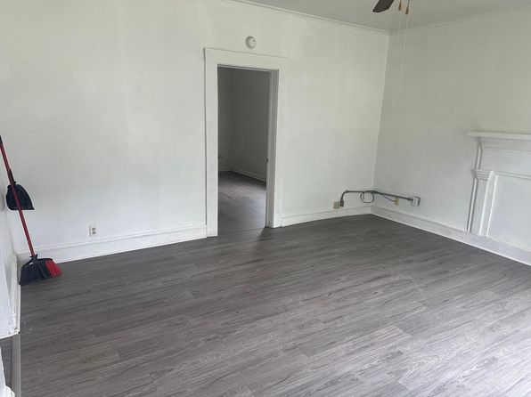 20110 Main St E #2